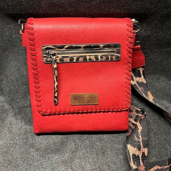 Wrangler Red Crossbody Bag Leopard Print Accent Western Style Purse - Picture 1 of 5